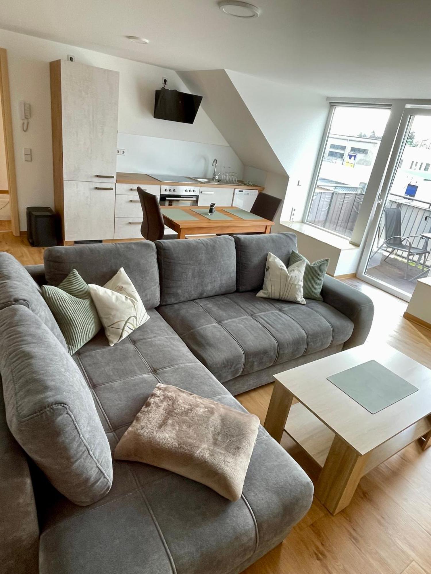 Stadtoase Geraeumige Gaestewohnungen Mit Balkon, Komfort, Modernitaet Und Ruhe, Fuer Monteure Geeignet, Free Wifi Frankenberg Exteriör bild