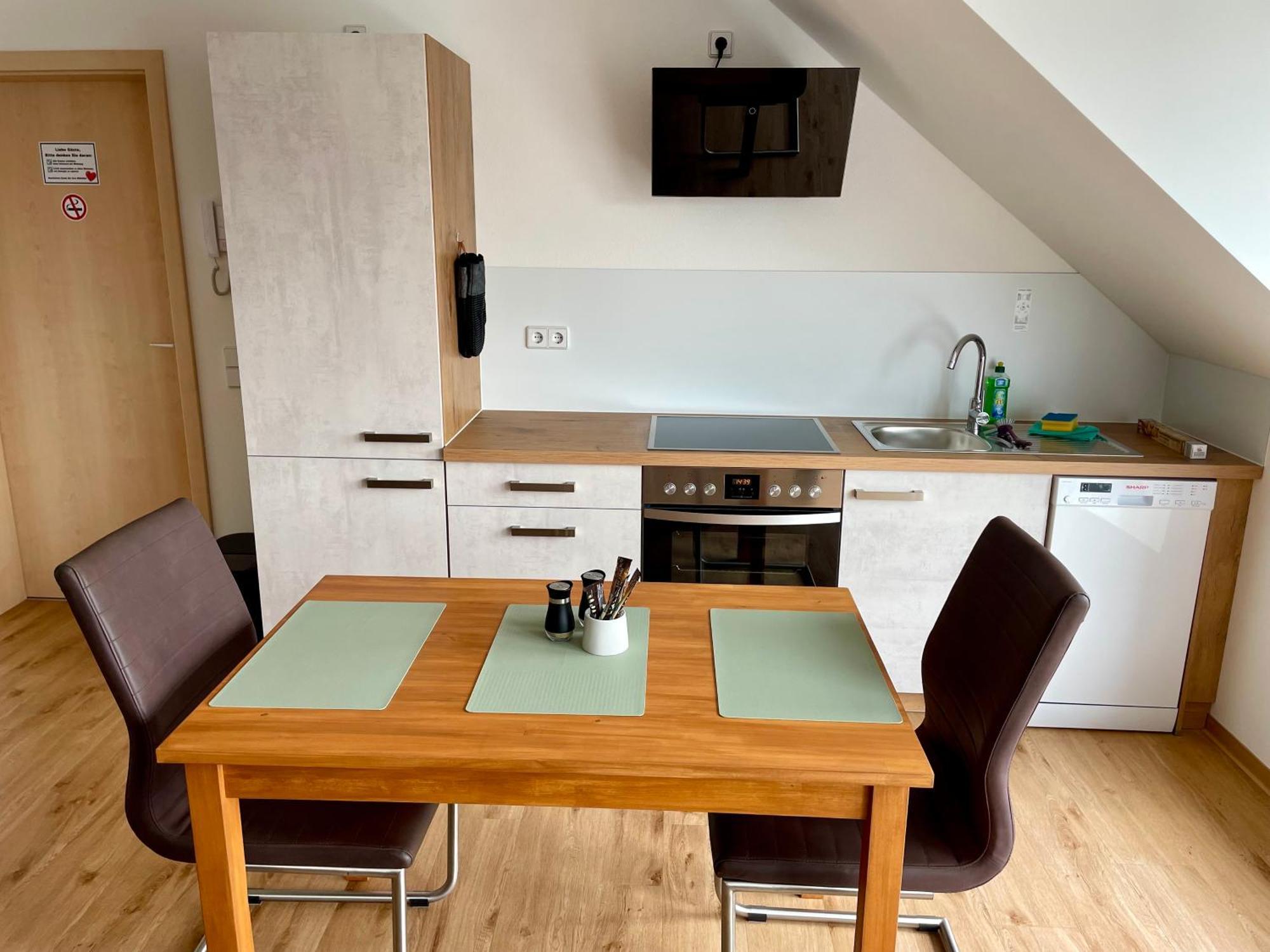 Stadtoase Geraeumige Gaestewohnungen Mit Balkon, Komfort, Modernitaet Und Ruhe, Fuer Monteure Geeignet, Free Wifi Frankenberg Exteriör bild